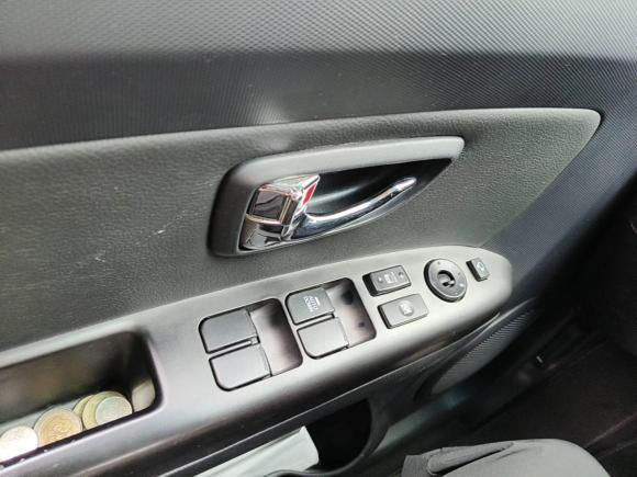 [深圳·粤B] 二手起亚秀尔2013款 1.6L AT Premium