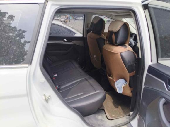 [济南·鲁A] 二手哈弗哈弗H62018款 红标 运动版 1.5T 自动两驱精英型