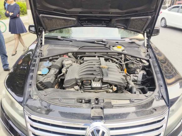 [成都·川A] 二手大众辉腾2011款 3.6L V6 5座加长商务版