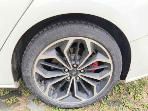 [南通·苏F] 二手福特福克斯2021款 三厢 EcoBoost 180 自动ST Line