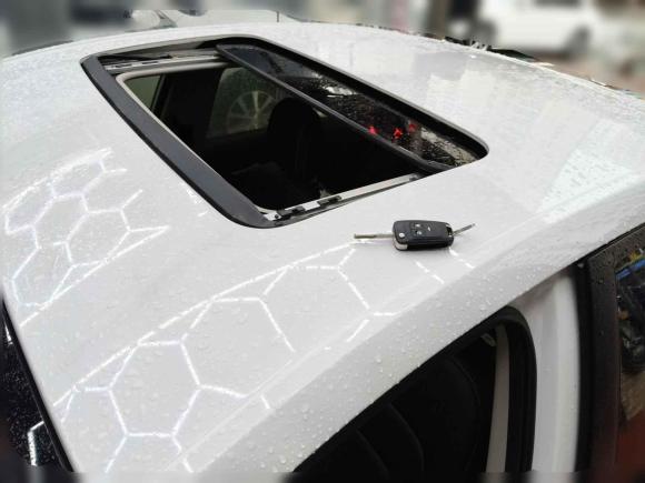 [无锡·苏B] 二手雪佛兰科沃兹2018款 320 自动欣享天窗版