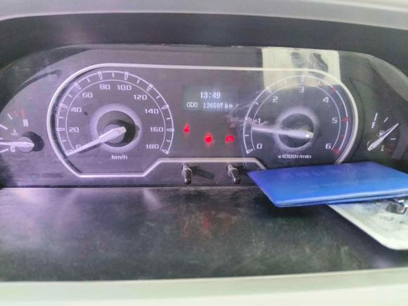 [上海·苏U] 二手上汽大通MAXUS新途V802019款 2.5T经典款6挡手动傲运通短轴超低顶5/6座