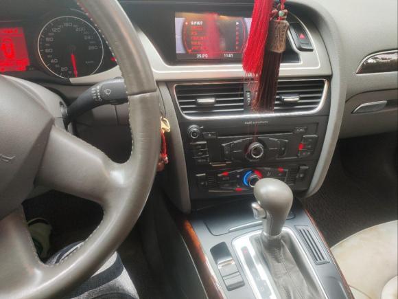 [上海·沪L] 二手奥迪奥迪A4L2011款 2.0 TFSI 舒适型