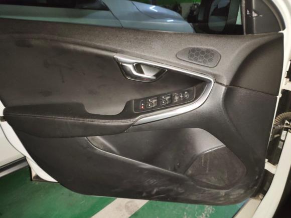 [武汉·鄂A] 二手沃尔沃沃尔沃V402016款 T4 智雅版