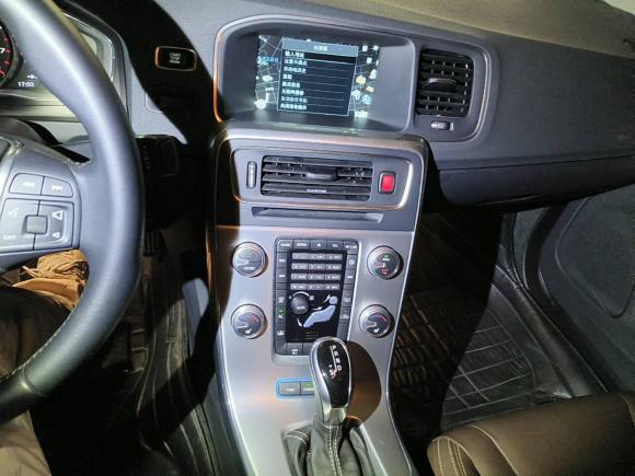 [上海·沪H] 二手沃尔沃沃尔沃S60新能源2015款 S60L E驱混动 T6智驭版