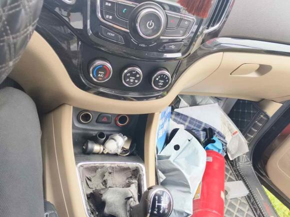 [杭州·浙A] 二手宝骏宝骏7302014款 1.5L 手动舒适型 7座