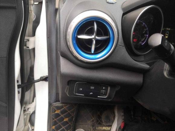 [无锡·苏B] 二手比亚迪元新能源2018款 EV360 智联炫酷型