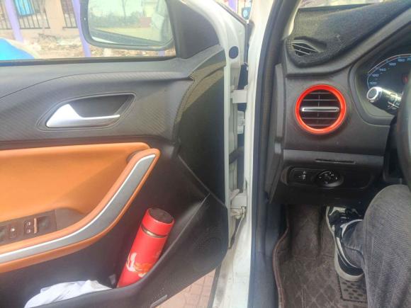 [青岛·鲁B] 二手奇瑞瑞虎3x2017款 1.5L 手动都市领先版