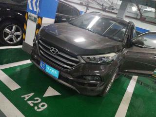 现代途胜2015款1.6T双离合两驱智能型