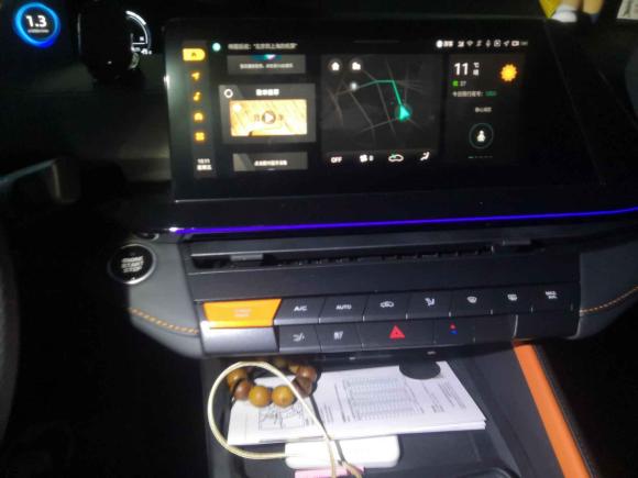 [成都·陕J] 二手长安长安UNI-V2022款 1.5T 尊贵型