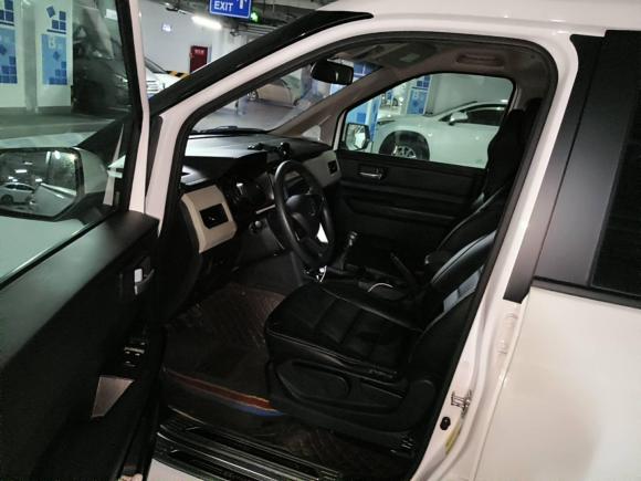 [成都·川A] 二手五菱汽车五菱宏光PLUS2019款 1.5T 手动豪华型 7座