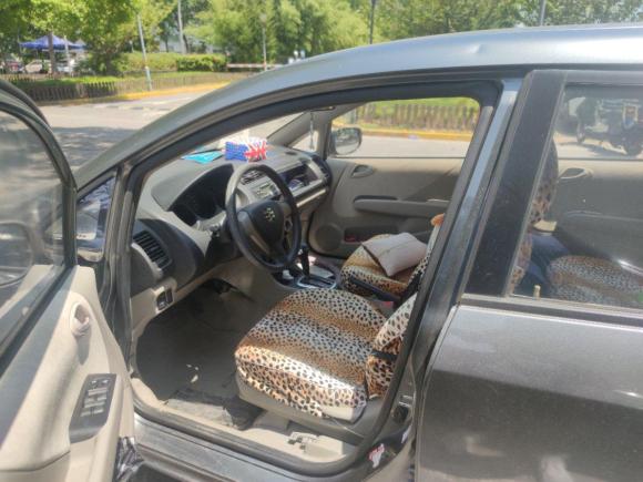 [上海·赣K] 二手理念理念S12011款 1.3L 自动舒适版