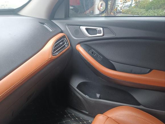 [青岛·皖B] 二手奇瑞瑞虎72016款 2.0L CVT耀臻版