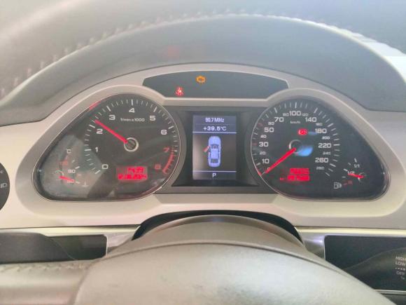 [武汉·鄂A] 二手奥迪奥迪A6L2010款 2.0 TFSI 自动标准型