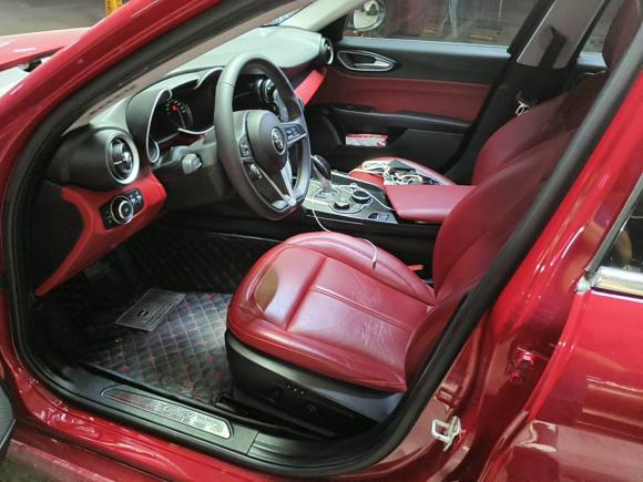 [武汉·鄂A] 二手阿尔法·罗密欧Giulia朱丽叶2017款 2.0T 200HP 豪华版