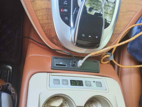 [上海·沪A] 二手奔驰奔驰V级2018款 V 260 L 尊贵加长版 国VI