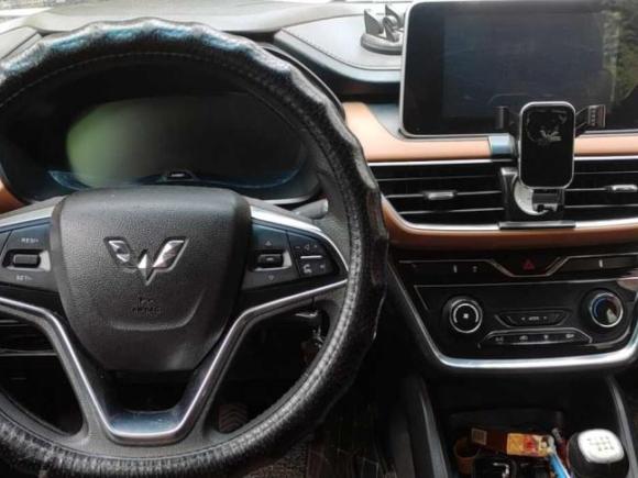 [成都·川A] 二手五菱汽车五菱宏光S32018款 1.5L 手动豪华型 国V