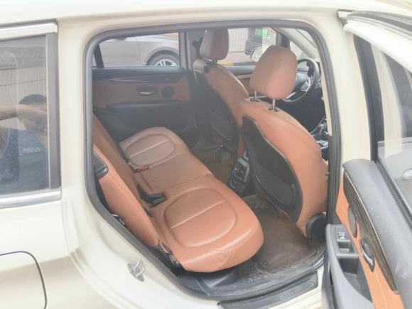 [上海·沪F] 二手宝马宝马2系多功能旅行车2015款 218i 运动设计套装