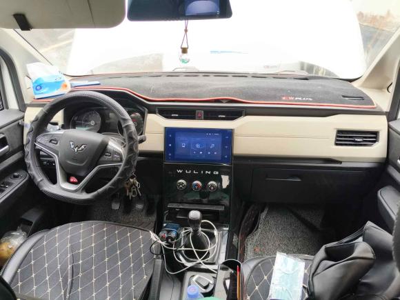 [广州·粤G] 二手五菱汽车五菱宏光PLUS2019款 1.5T 手动豪华型 7座