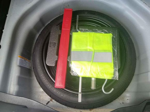 [芜湖·皖B] 二手丰田卡罗拉2017款 改款双擎 1.8L E-CVT精英版