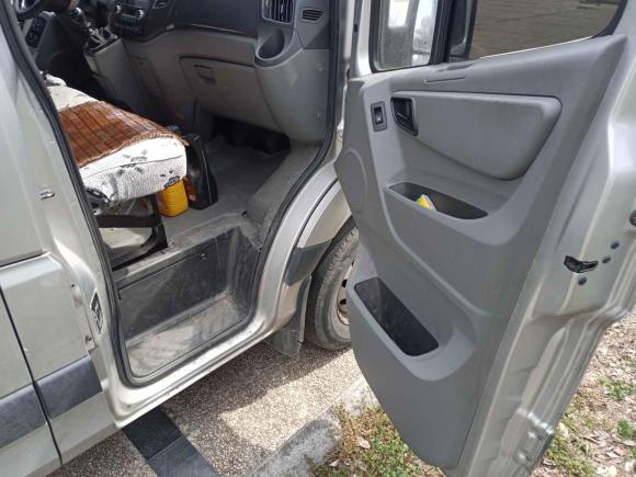 [无锡·苏B] 二手福田图雅诺2021款 2.0T手动通途长轴中顶5/6/7座4F20TC3