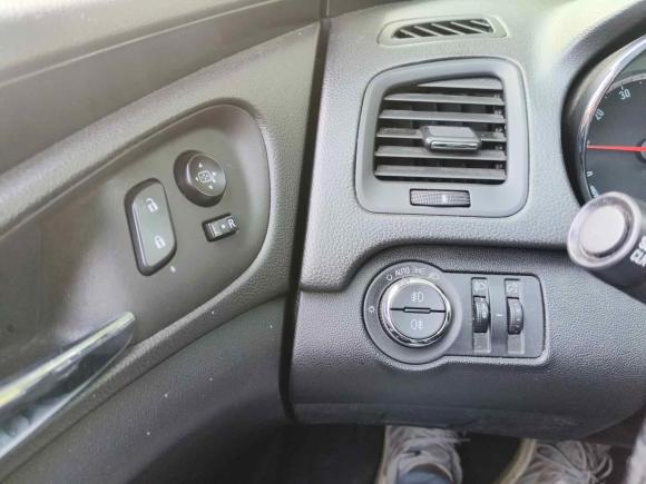 [武汉·鄂A] 二手别克君威2014款 1.6T 时尚技术型