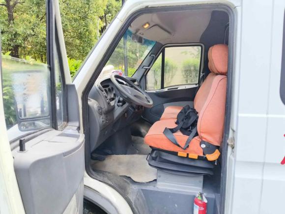 [苏州·鲁B] 二手依维柯都灵2009款 2.5T-A32基本型