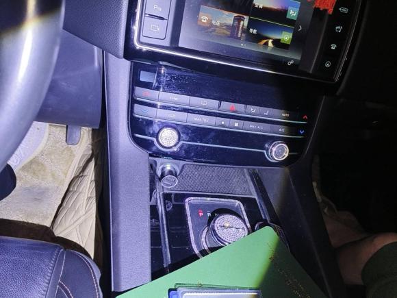 [成都·川A] 二手捷豹捷豹F-PACE2018款 2.0T 四驱都市尊享版