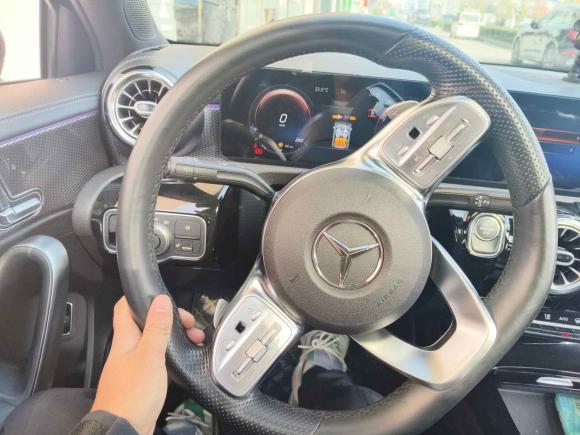 [南通·苏U] 二手奔驰奔驰A级2020款 改款 A 200 L 运动轿车时尚型