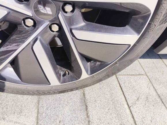 [上海·沪A] 二手理想汽车理想L92022款 Max