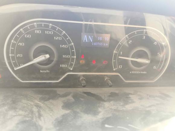 [济南·鲁A] 二手上汽大通MAXUS新途V802020款 2.5T AMT经典城配王短轴超低顶2/3座