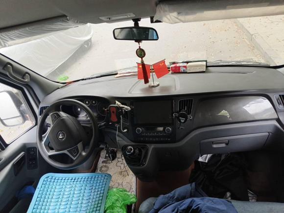 [杭州·浙A] 二手福田图雅诺2022款 2.0T手动通途多功能长轴中顶后单胎5/6/7/9座4F20TC3