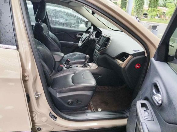 [成都·川A] 二手Jeep自由光2016款 2.4L 领先智能版