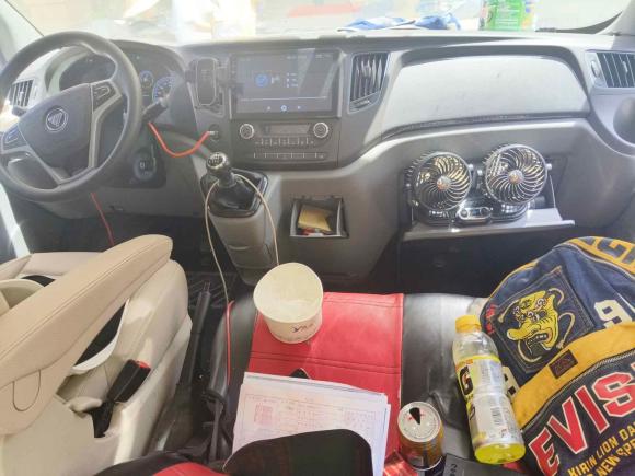 [杭州·浙A] 二手福田图雅诺2022款 2.0T手动通途多功能加长轴中顶后单胎5/6/7/9座4F20TC3