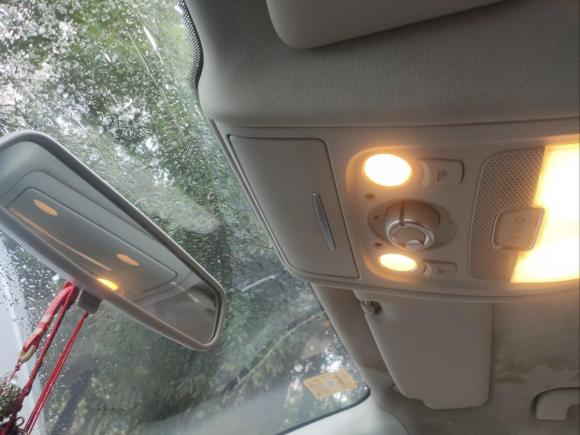 [上海·沪L] 二手奥迪奥迪A4L2011款 2.0 TFSI 舒适型