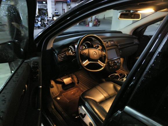 [广州·粤A] 二手奔驰奔驰R级2017款 R 320 4MATIC 豪华型臻藏版