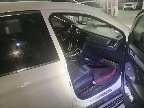 [上海·甘E] 二手荣威荣威RX52016款 20T 两驱自动互联网智享版