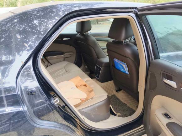 [武汉·鄂A] 二手克莱斯勒克莱斯勒300C2014款 3.0L 卓越版