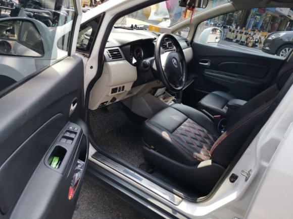 [广州·粤V] 二手启辰启辰R502015款 1.6L 自动时尚版