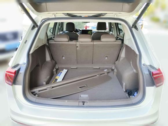 [上海·沪F] 二手大众途观L2023款 330TSI 自动两驱R-Line旗舰版