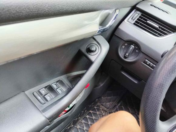 [成都·川A] 二手斯柯达明锐2018款 TSI230 DSG舒适版