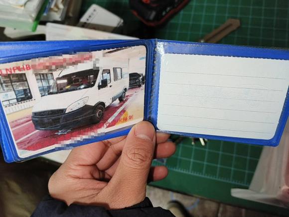 [杭州·浙A] 二手依维柯依维柯褒迪2017款 2.5T经典A32客车中顶6-7座47Z5