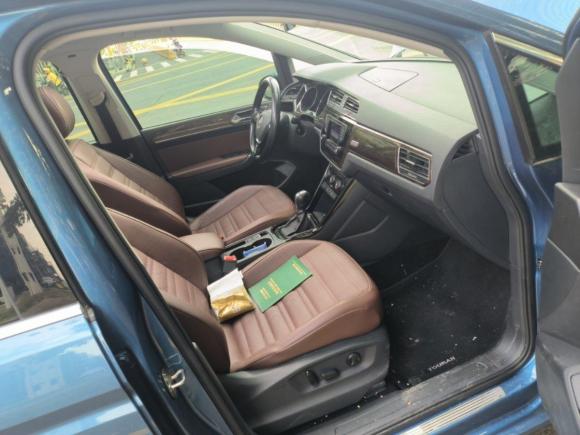 [上海·沪D] 二手大众途安2016款 途安L 330TSI DSG豪华版