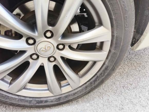 [苏州·苏E] 二手英菲尼迪英菲尼迪Q702015款 Q70L 2.5L 精英版