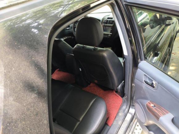 [上海·沪F] 二手起亚狮跑2012款 2.0L 自动两驱版GLS