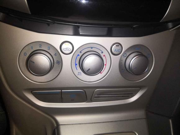 [西安·陕A] 二手福特福克斯2012款 三厢 1.6L 自动舒适型