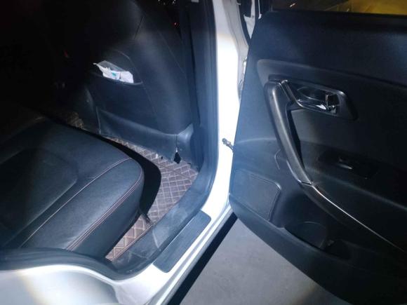 [西安·陕A] 二手奔腾奔腾X802015款 2.0L 自动舒适周年纪念型