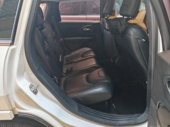 [佛山·粤E] 二手Jeep自由光2017款 2.4L 专业智能版