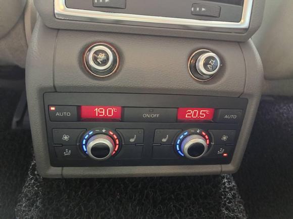 [上海·沪L] 二手奥迪奥迪Q72011款 3.0 TFSI 舒适型(245kW)