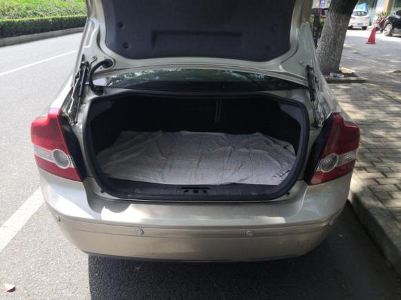 [上海·沪E] 二手沃尔沃沃尔沃S402006款 2.4i